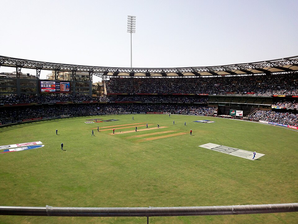 Best Seats in Wankhede Stadium for IPL 2026 — Ticket Prices, How to Reach & Tips
